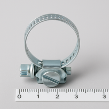 Cargar imagen en el visor de la galería, Abrazadera de ¾" – Fijación Segura y Resistente para Tuberías