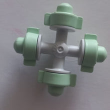 Cargar imagen en el visor de la galería, COOLPRO 4x5.5 Cabezal Solo MC Fogger 4 Salidas – Sistema de Nebulización Agrícola